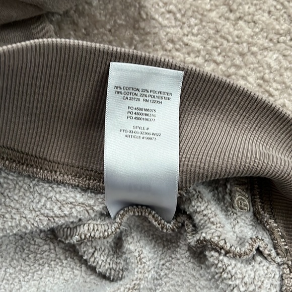 TNA Perfect Fit Crewneck - Picture 3 of 4